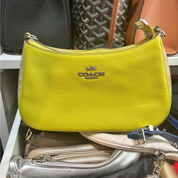 COACH Teri Shoulder Bag / Crossbody - Picture 1 of 6